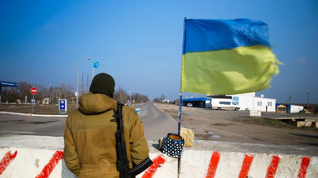 Контрольно-пропускной пункт в Херсонской области недалеко от границы с Крымом