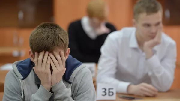 Ученики в классе перед началом единого государственного экзамена