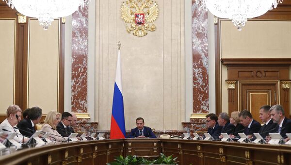 Председатель правительства РФ Дмитрий Медведев проводит заседание кабинета министров. 30 мая 2018