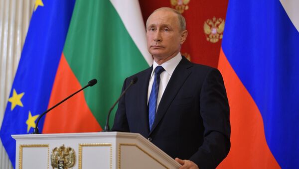 Президент РФ Владимир Путин на пресс-конференции по итогам встречи с премьер-министром Болгарии Бойко Борисовым. 30 мая 2018