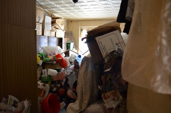 Что делать, если сосед захламил свое жилище мусором?