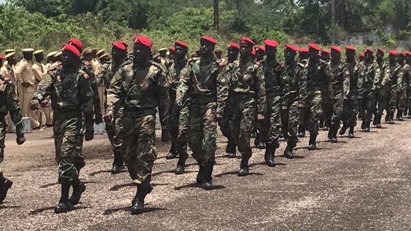 Парад первой роты (200 человек) центральноафриканской армии. 31 марта 2018