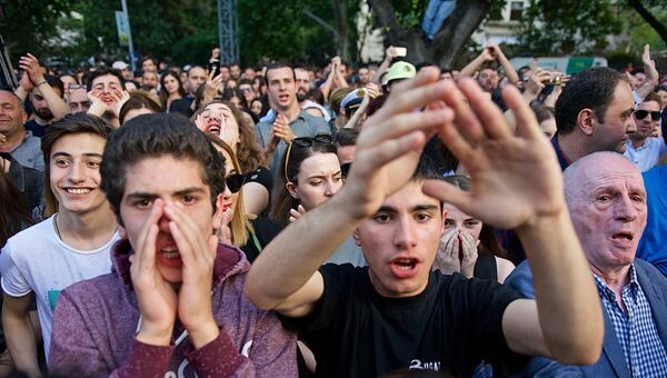 Участники акции протеста в Тбилиси. Архивное фото
