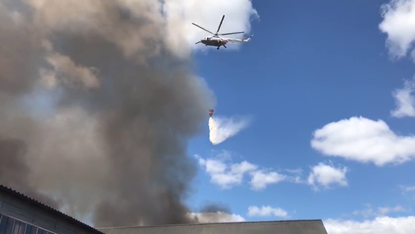 Тушение пожара в ангарах со стройматериалами, Мытищи. 1 июня 2018