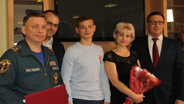 17-летний житель Подмосковья Никита Калеманов награжден медалью За отвагу на пожаре