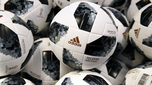 Футбольный мяч от Adidas