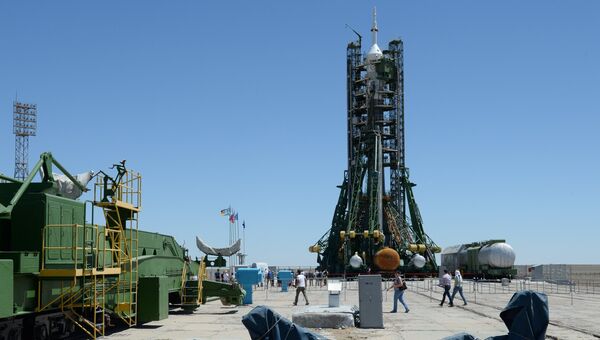 Ракета-носитель Союз-ФГ с пилотируемым кораблем Союз МС-09 перед запуском на космодроме Байконур. Архивное фото