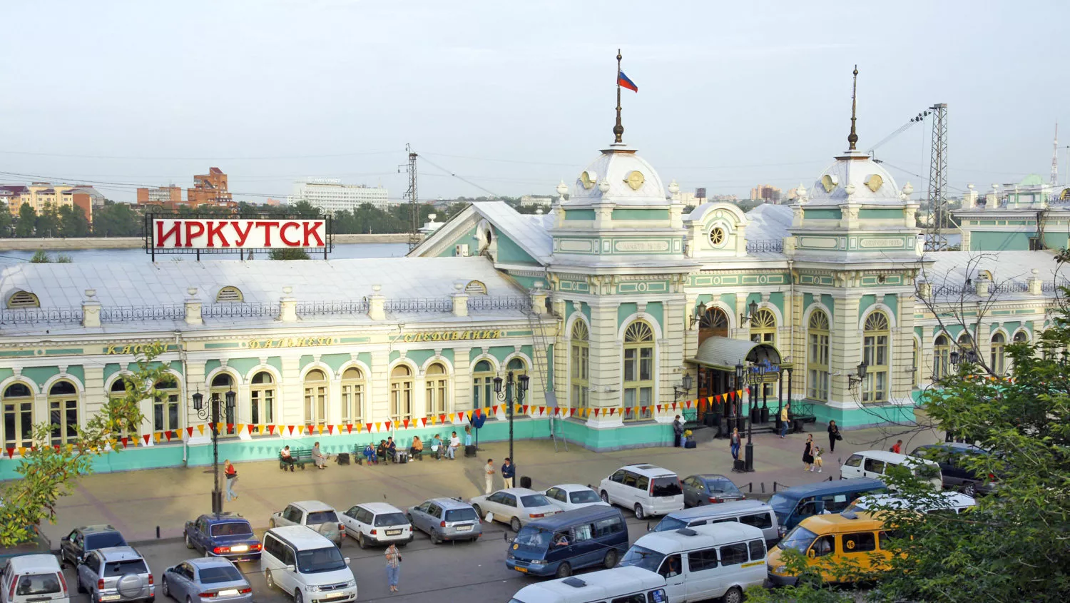 Волонтеры Иркутского отделения ИРВЦ оказали помощь в проведении дня города - РИА Новости, 1920, 22.09.2020