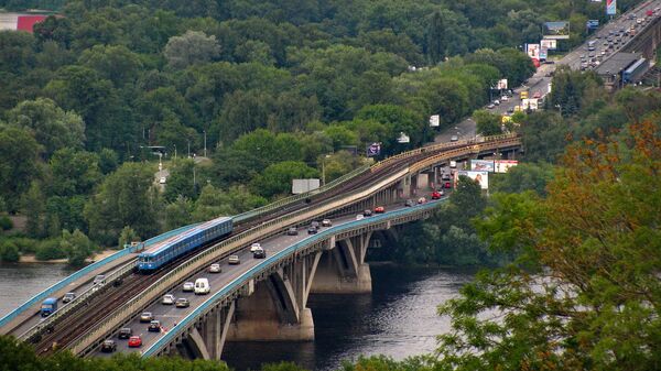 Мост Метро через Днепр в Киеве