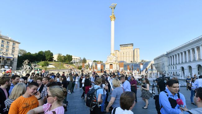 Украинские журналисты на площади Независимости в Киеве во время пресс-конференции Аркадия Бабченко. 30 мая 2018