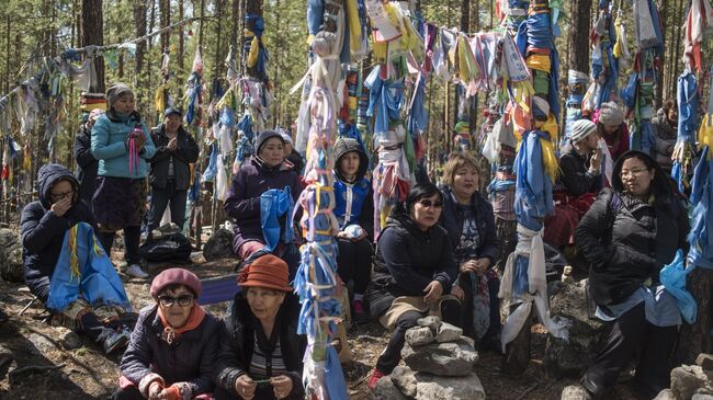 Паломники Баргузинского дацана в Бурятии