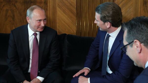 Президент РФ Владимир Путин и Федеральный канцлер Австрии Себастьян Курц во время встречи в Вене. 5 июня 2018