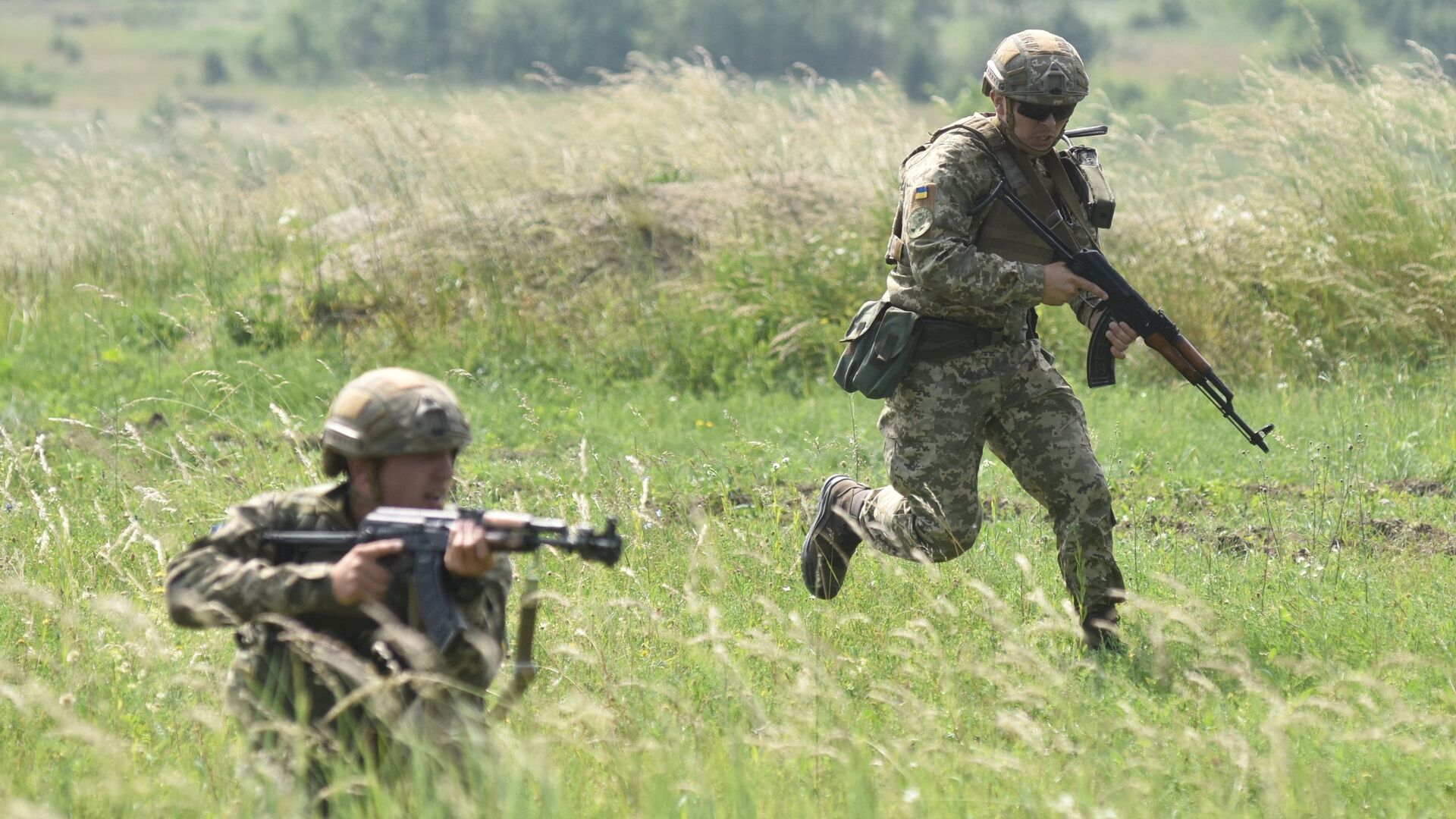 Украинские военные на Яворовском полигоне во Львовской области - РИА Новости, 1920, 18.07.2023