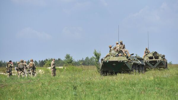 Украинские военнослужащие на Яворивском полигоне во Львовской области.  Архивное фото