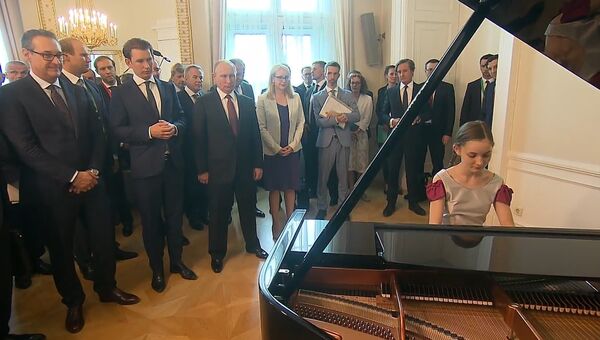 Подмосковные вечера с оттенком венского вальса: сюрприз для Путина от пианистки