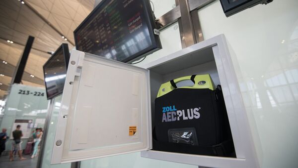 В зонах ожидания аэропорта Пулково установлены автоматические дефибрилляторы