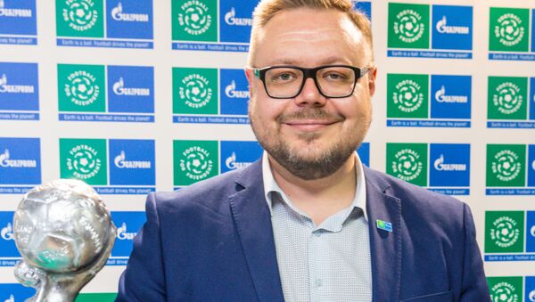 Глобальный директор Международной детской социальной программы ПАО Газпром Футбол для дружбы Владимир Серов