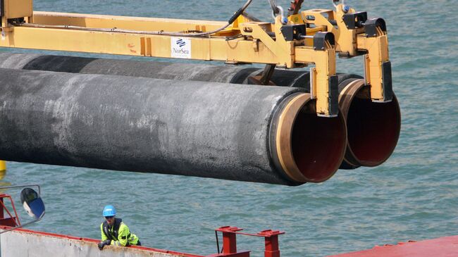 В порту Визби на острове Готланд идет подготовка к прокладке труб газопровода по дну Балтийского моря