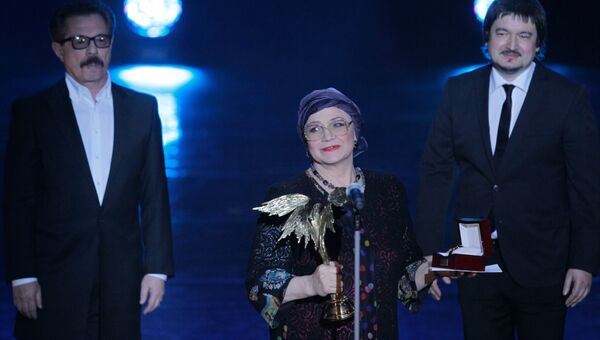 Актриса Нина Русланова на церемонии вручения Национальной премии Ника. 7 апреля 2011