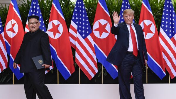 Лидер КНДР Ким Чен Ын и президент США Дональд Трамп. Архивное фото