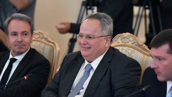 МИД Греции Никос Кодзиас во время встречи с министром иностранных дел России Сергеем Лавровым. 13 июня 2018