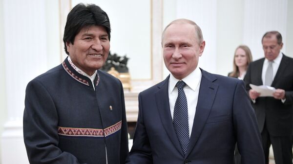 Владимир Путин и президент Боливии Эво Моралес во время встречи. 13 июня 2018