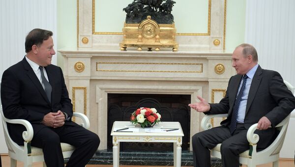 Президент РФ Владимир Путин и президент Панамы Хуан Карлос Варела во время встречи. 14 июня 2018