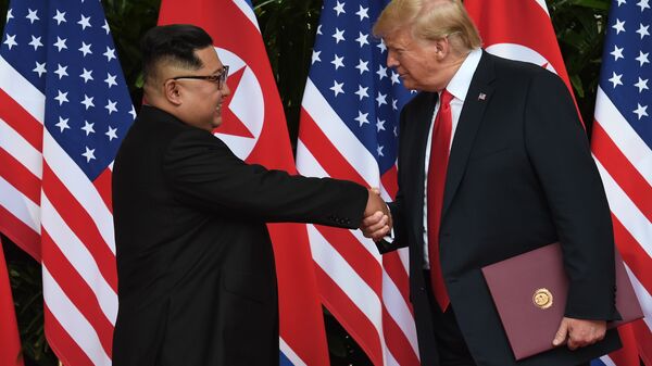 Лидер КНДР Ким Чен Ын и президент США Дональд Трамп 
