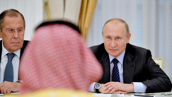 Президент РФ Владимир Путин во время встречи с наследным принцем Саудовской Аравии Мухаммедом ибн Салманом Аль Саудом. Архивное фото