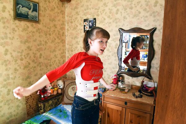 Жизнь в тисках. Таню Родькину спасет срочная операция Жизнь в тисках. Таню Родькину спасет срочная операция