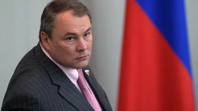 Заместитель председателя Государственной Думы РФ Петр Толстой на пленарном заседании Государственной Думы РФ