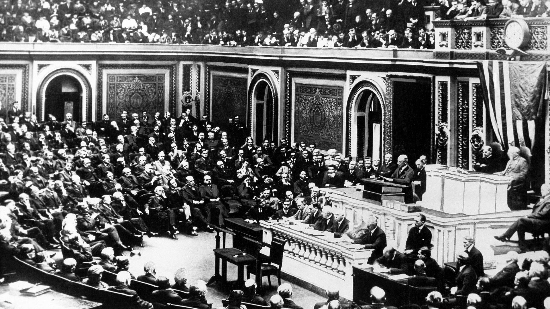 Президент США Вудро Вильсон на совместном заседании Конгресса в Вашингтоне объявляет войну Германии. 2 апреля 1917 - РИА Новости, 1920, 28.12.2020