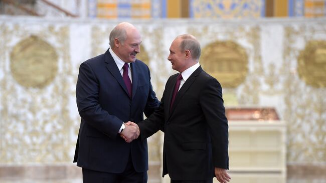Президент РФ Владимир Путин и президент Белоруссии Александр Лукашенко. Архивное фото