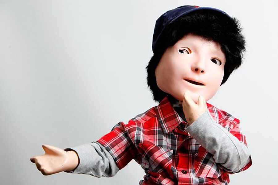 Робот Каспар, созданный в качестве терапии для детей с аутизмом 