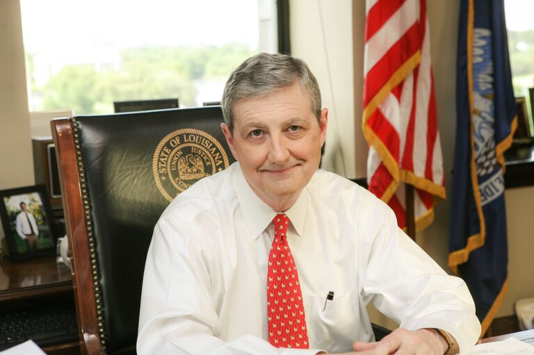 Сенатор Джон Нили Кеннеди