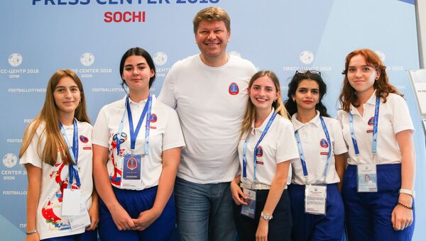 Дмитрий Губерниев оценил помощь волонтеров на ЧМ-2018