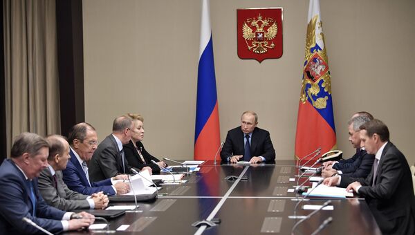 Президент РФ Владимир Путин проводит совещание с постоянными членами Совета безопасности РФ. 21 июня 2018