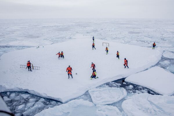 Футбол на льдине Гренландия