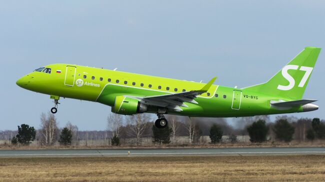 Самолет Embraer-170 авиакомпании S7 