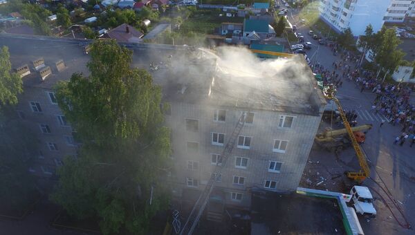 Ликвидация последствий взрыва газа в жилом доме в городе Заинск, Татарстан. 22 июня 2018