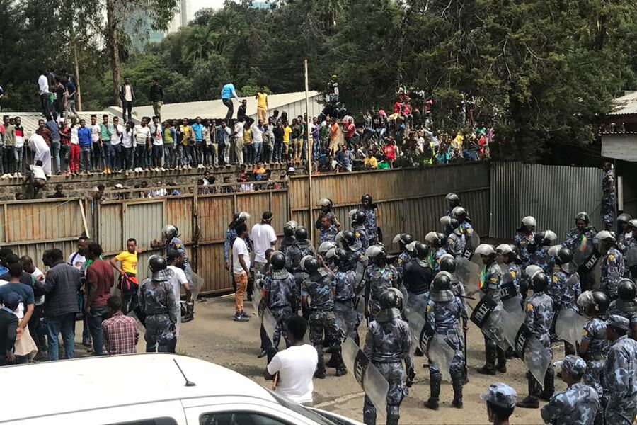 В столице Эфиопии Аддис-Абебе на митинге в поддержку премьер-министра произошел взрыв