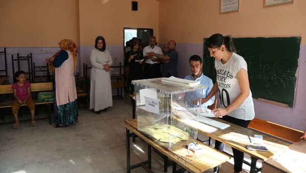 Голосование на досрочных президентских и парламентских выборах в Диярбакыре, Турция. 24 июня 2018
