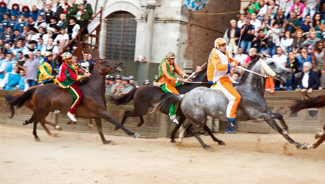 Участники скачек Palio di Siena