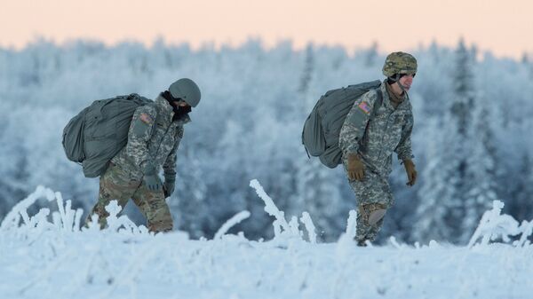 Американские военные во время учений на Аляске