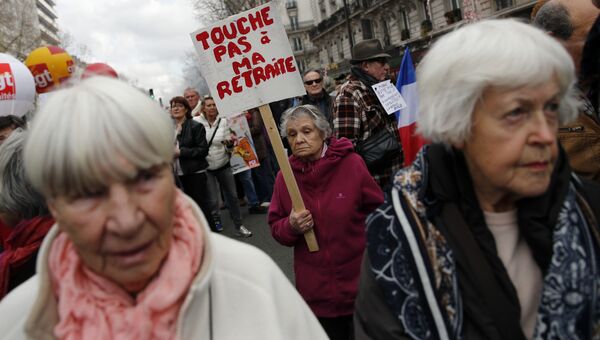 Акция протеста пенсионеров в Париже