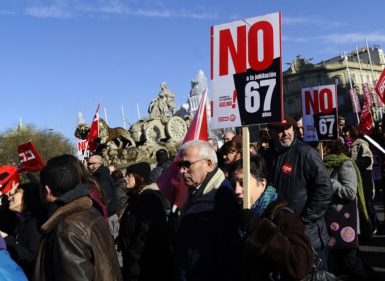 Акция протеста против повышения пенсионного возраста до 67 лет в Испании Акция протеста против повышения пенсионного возраста до 67 лет в Испании