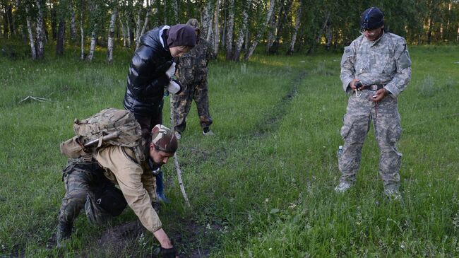 Поисковая группа во время розыска пропавшего ребенка. Архивное фото