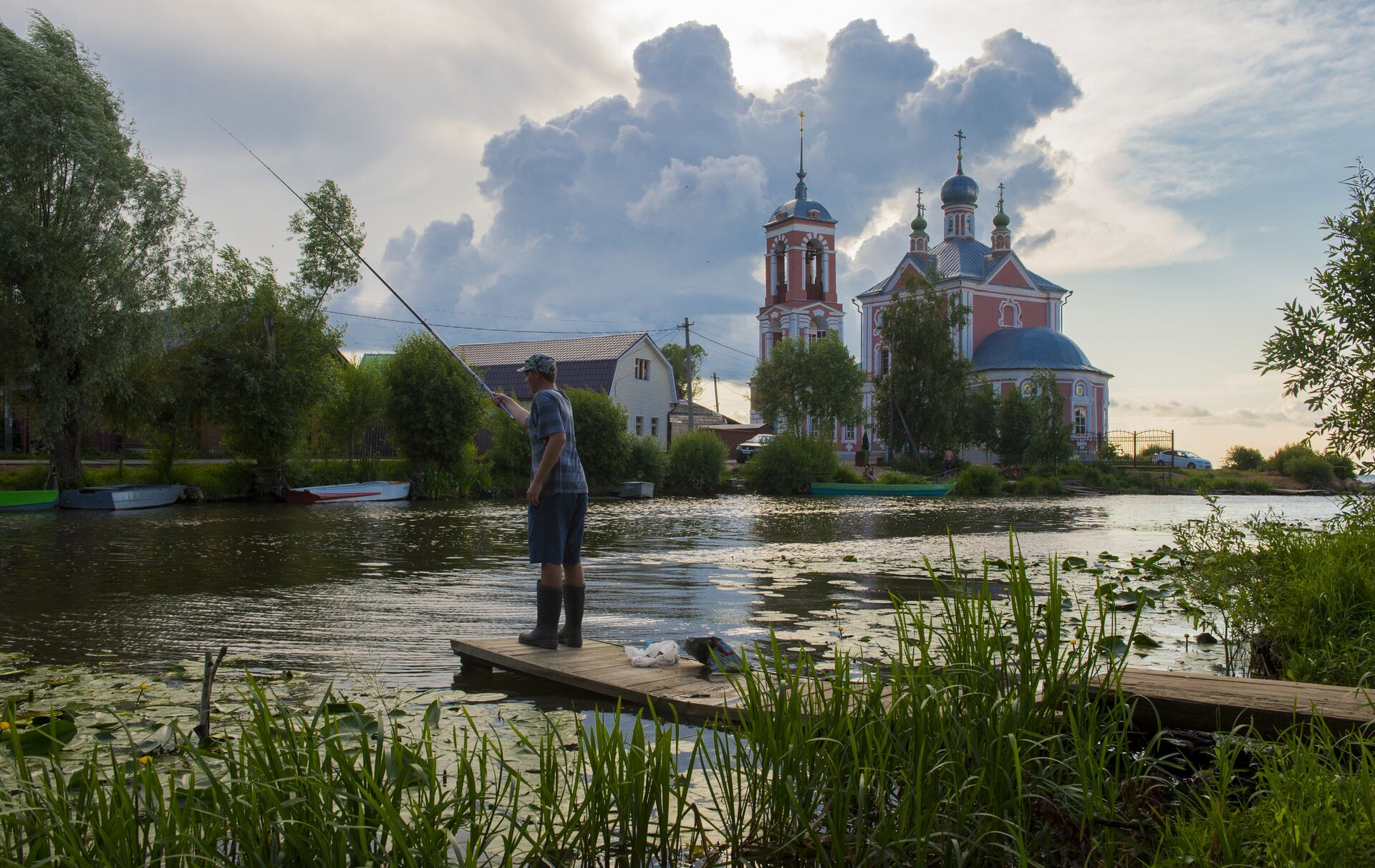 Церковь Сорока мучеников на Плещеевом озере в городе Переславль-Залесский - РИА Новости, 1920, 21.07.2021