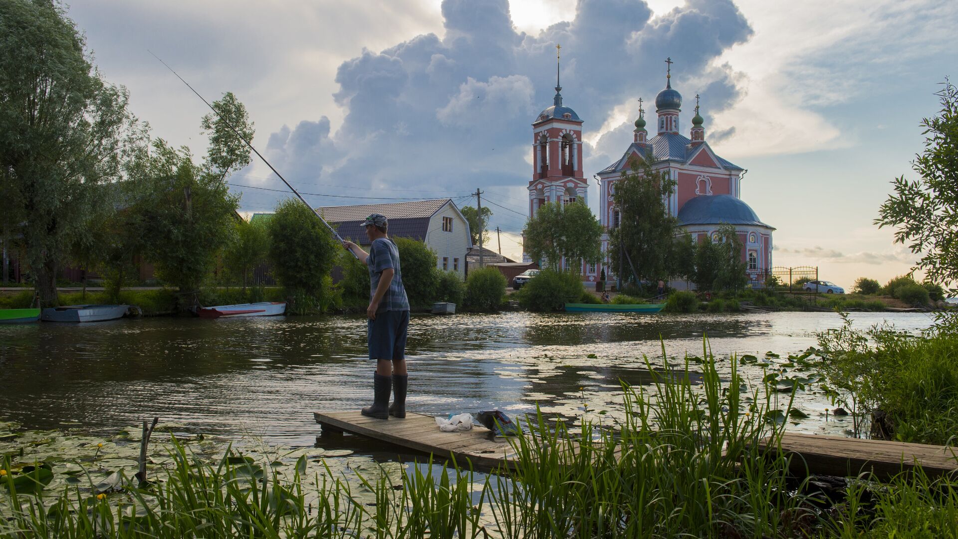 Церковь Сорока мучеников на Плещеевом озере в городе Переславль-Залесский - РИА Новости, 1920, 16.03.2020