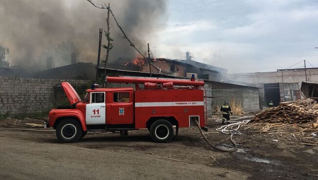 В Нижнем Тагиле произошел крупный пожар в цехе по производству мебели. 28 июня 2018